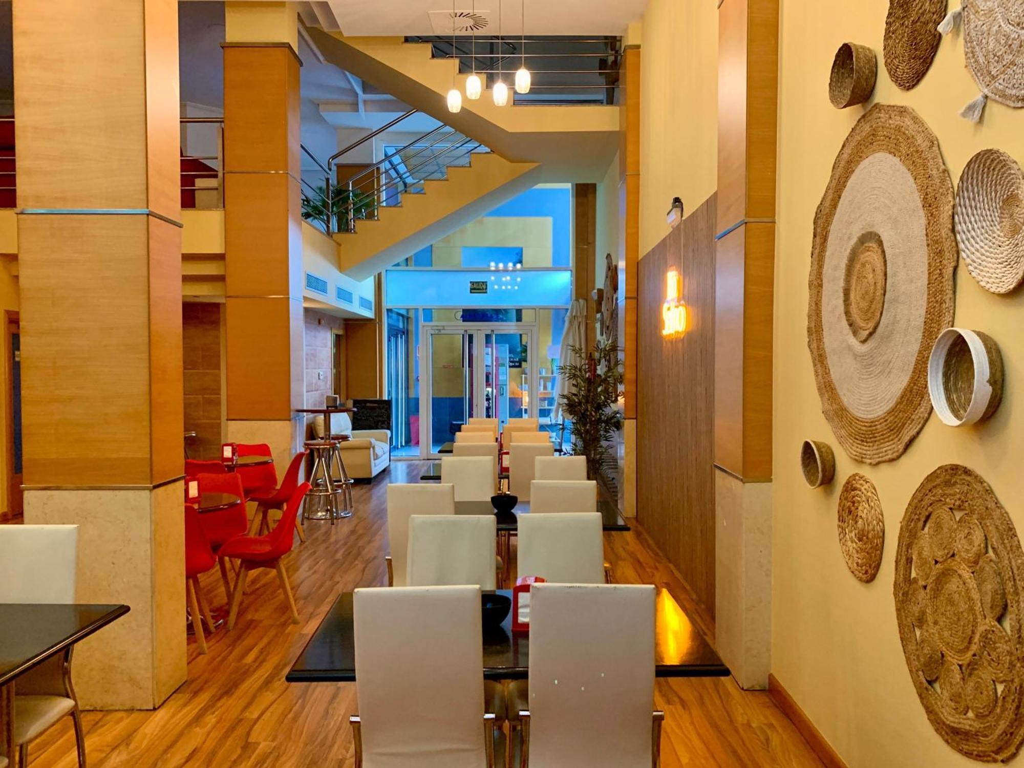 Hostal Rio Selmo Понферада Екстериор снимка