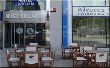 Hostal Rio Selmo Понферада Ресторант снимка